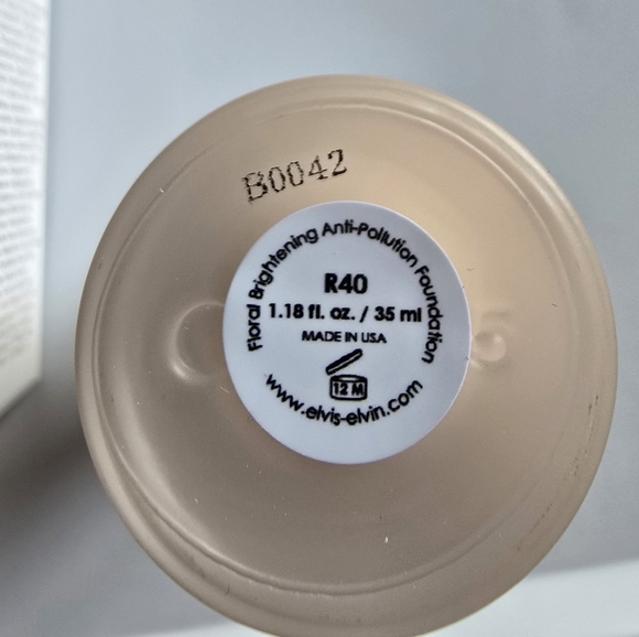 elvis+elvin Floral Brightening Anti-Pollution Foundation Shade R40 New In Box - Picture 4 of 4